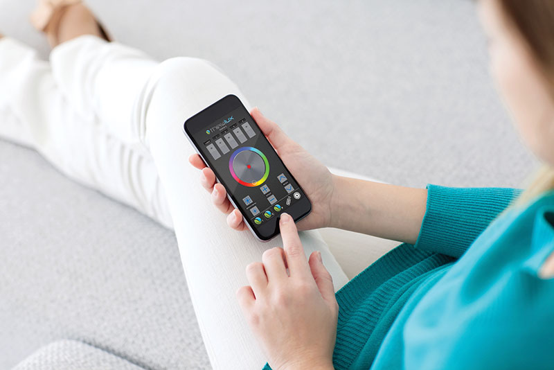 Lady-with-phone-theralux